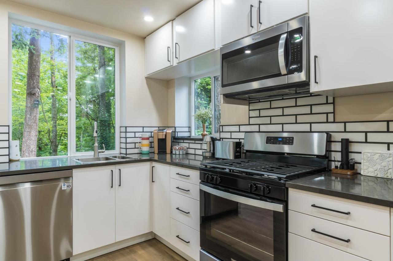 Beautiful Place With A Great Location, Free Parking, Wifi & Large Tv. Federal Way Esterno foto