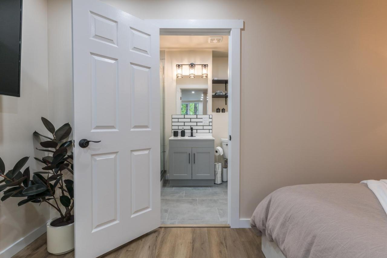 Beautiful Place With A Great Location, Free Parking, Wifi & Large Tv. Federal Way Esterno foto