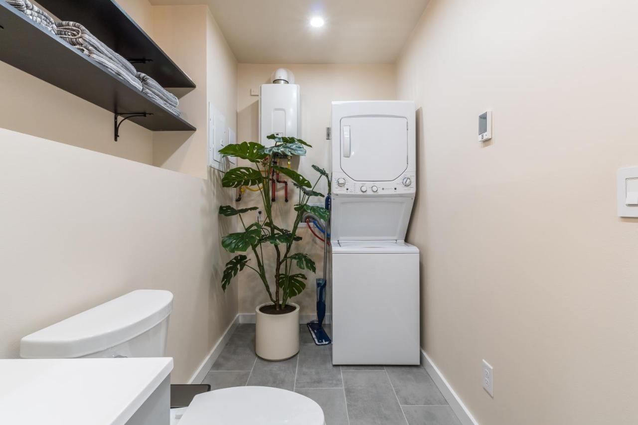 Beautiful Place With A Great Location, Free Parking, Wifi & Large Tv. Federal Way Esterno foto